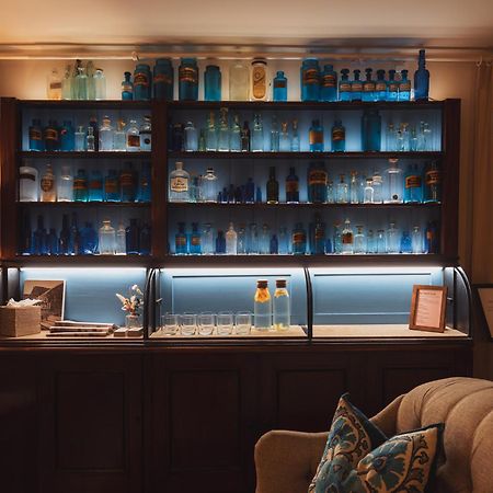 No 15 By Guesthouse, Bath Bagian luar foto The bar at the 2019 edition of the G7 summit