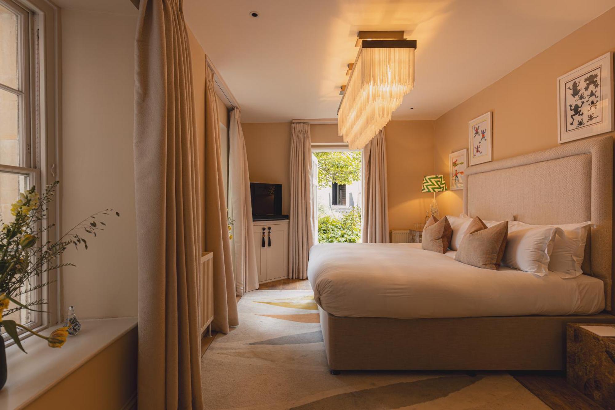 No 15 By Guesthouse, Bath Bagian luar foto A room at The Ivy Collection