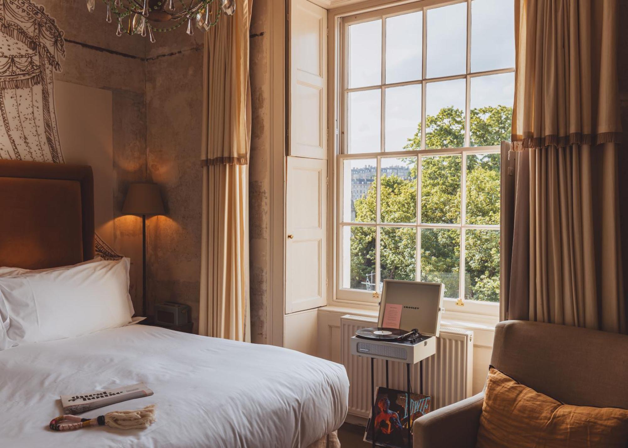 No 15 By Guesthouse, Bath Bagian luar foto A bedroom at The Dean