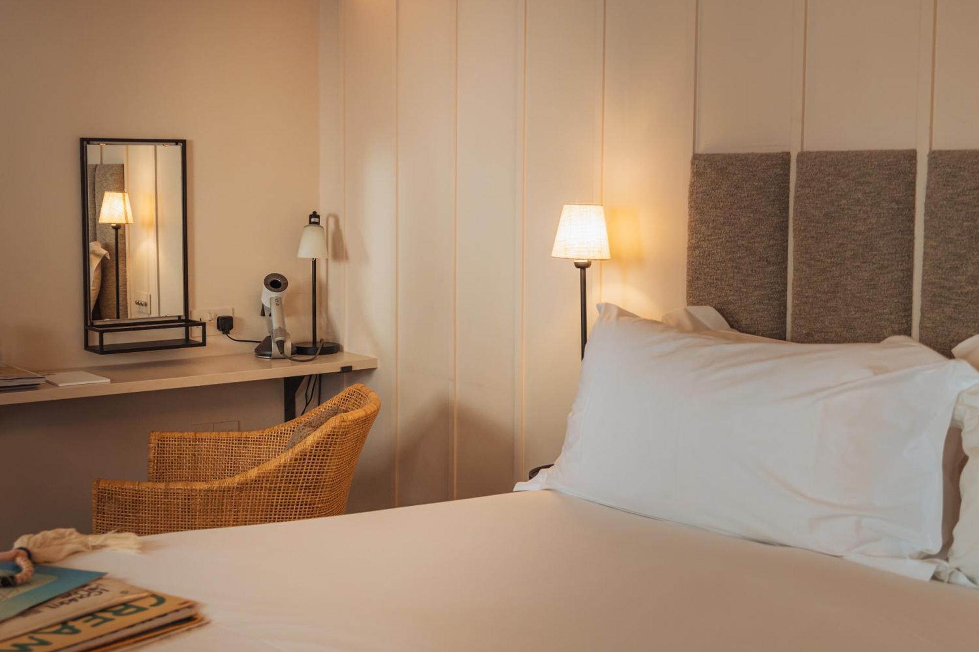 No 15 By Guesthouse, Bath Bagian luar foto A room at the hotel