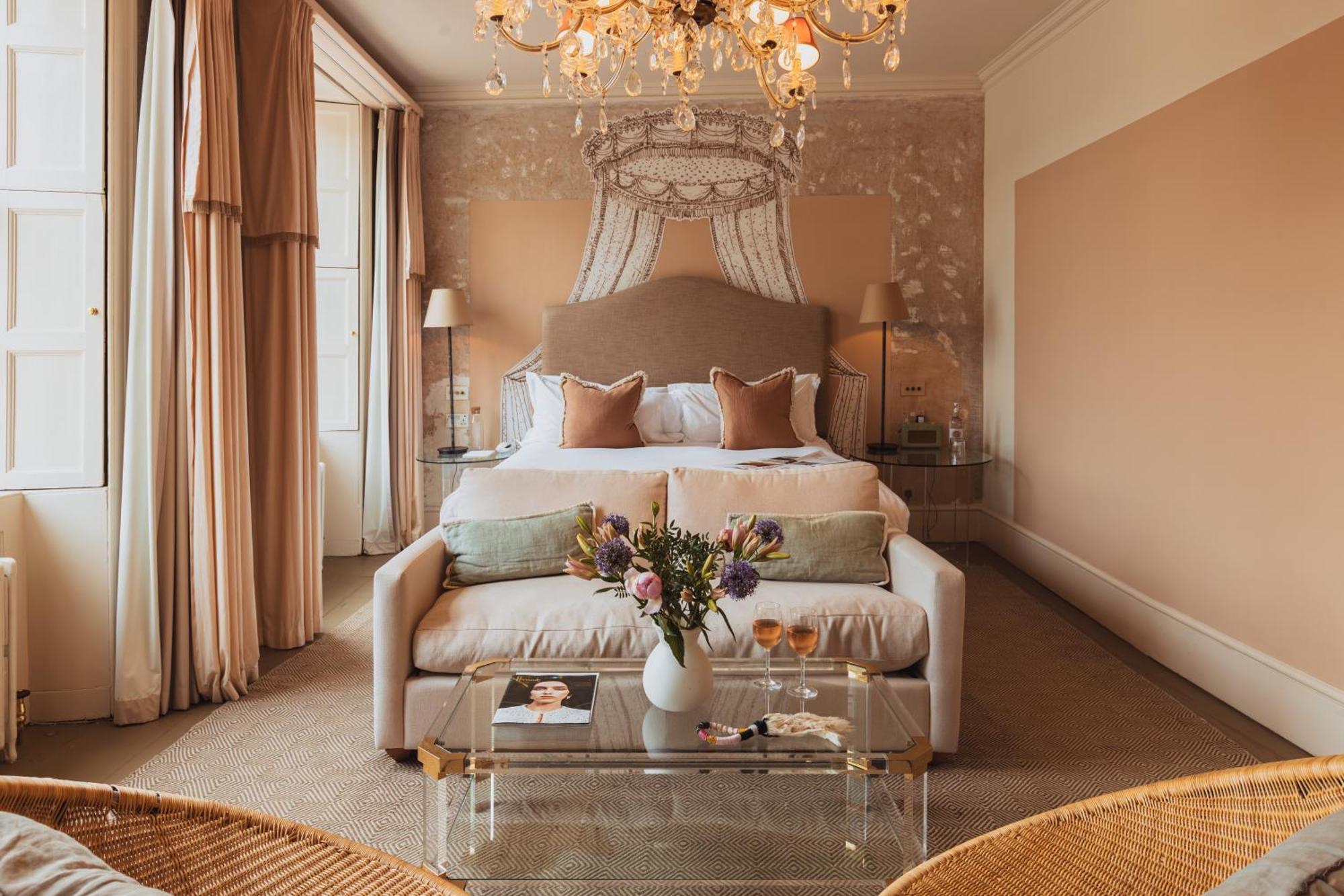 No 15 By Guesthouse, Bath Bagian luar foto A bedroom at the hotel