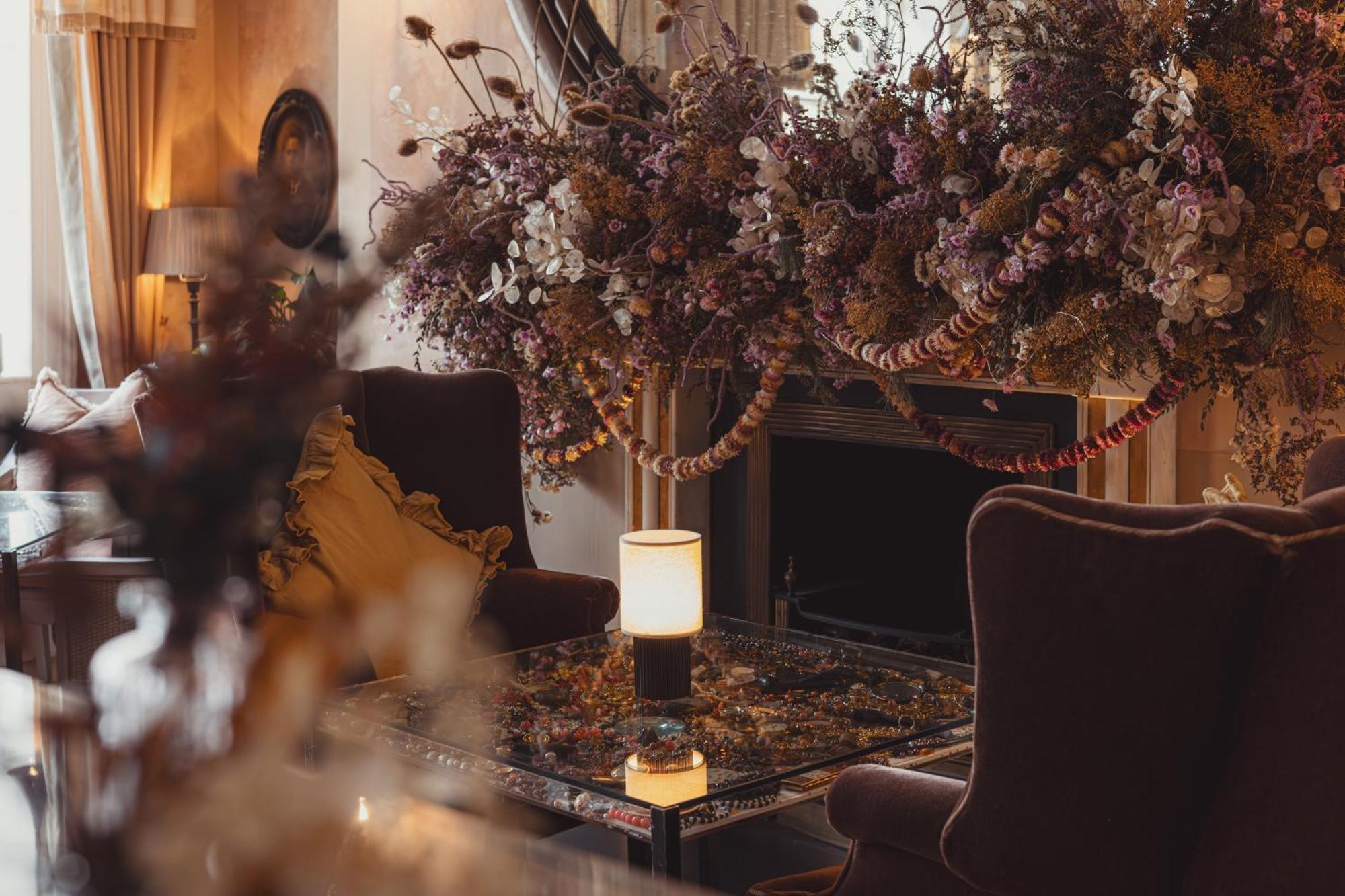 No 15 By Guesthouse, Bath Bagian luar foto The interior of the hotel