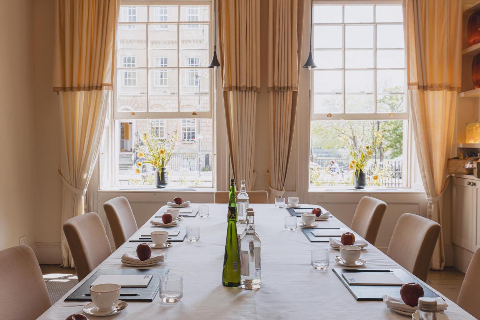 No 15 By Guesthouse, Bath Bagian luar foto The boardroom at the hotel