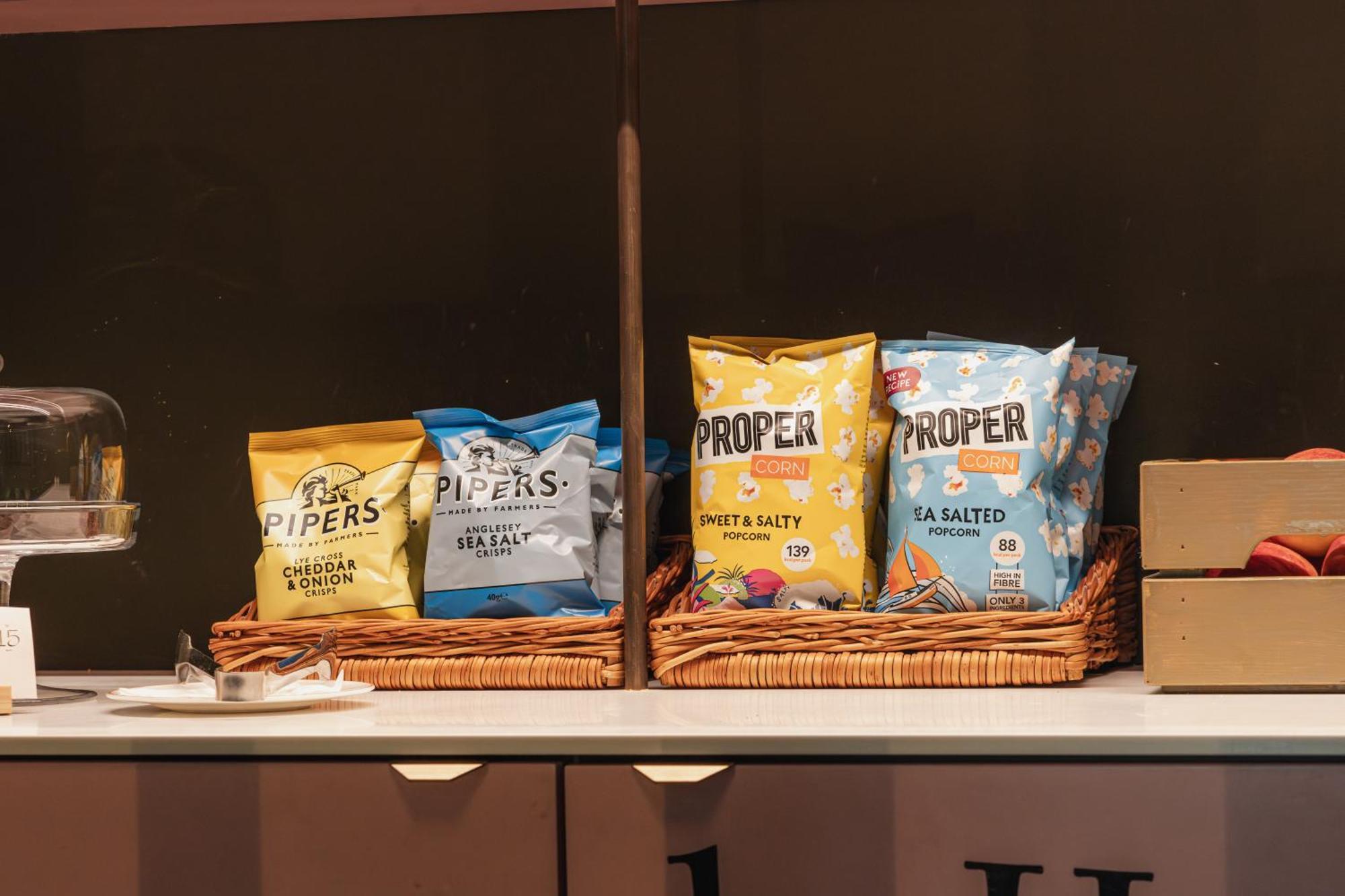 No 15 By Guesthouse, Bath Bagian luar foto Proper crisps