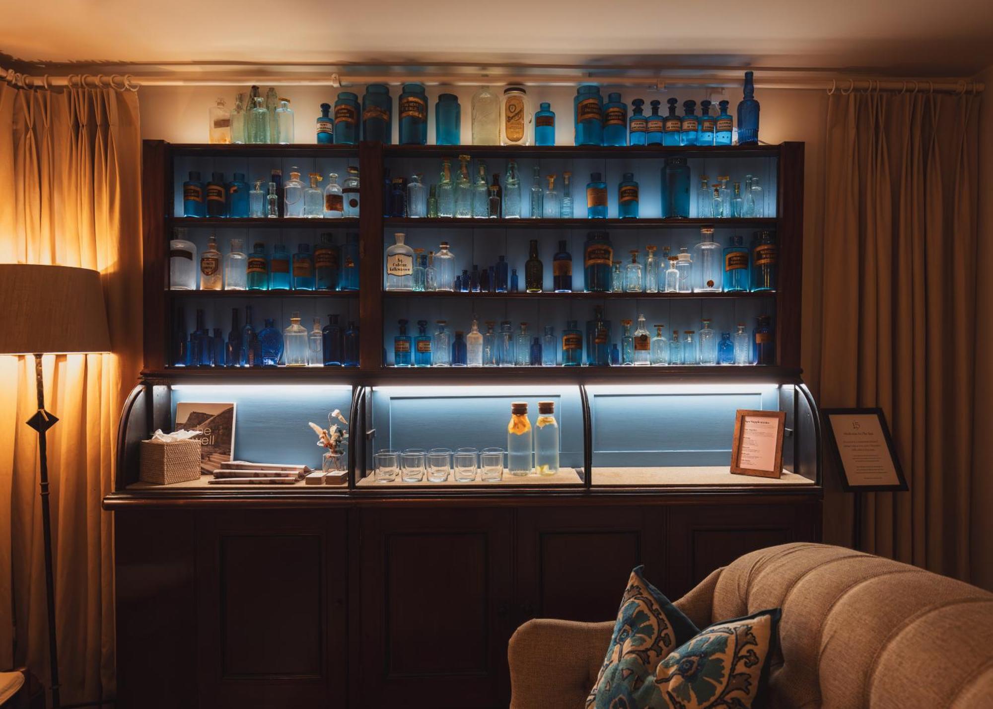 No 15 By Guesthouse, Bath Bagian luar foto The bar at the 2019 edition of the G7 summit