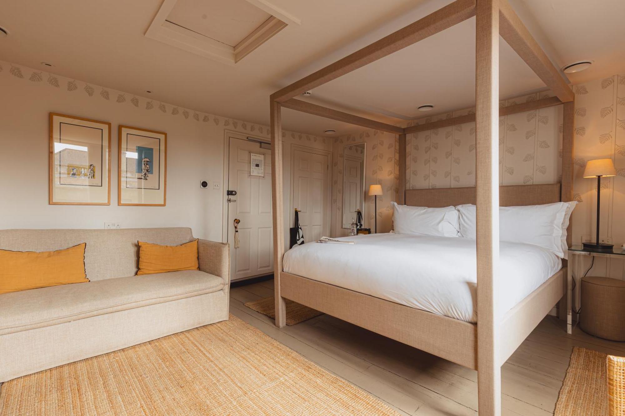 No 15 By Guesthouse, Bath Bagian luar foto A bedroom at The Ivy Hotel