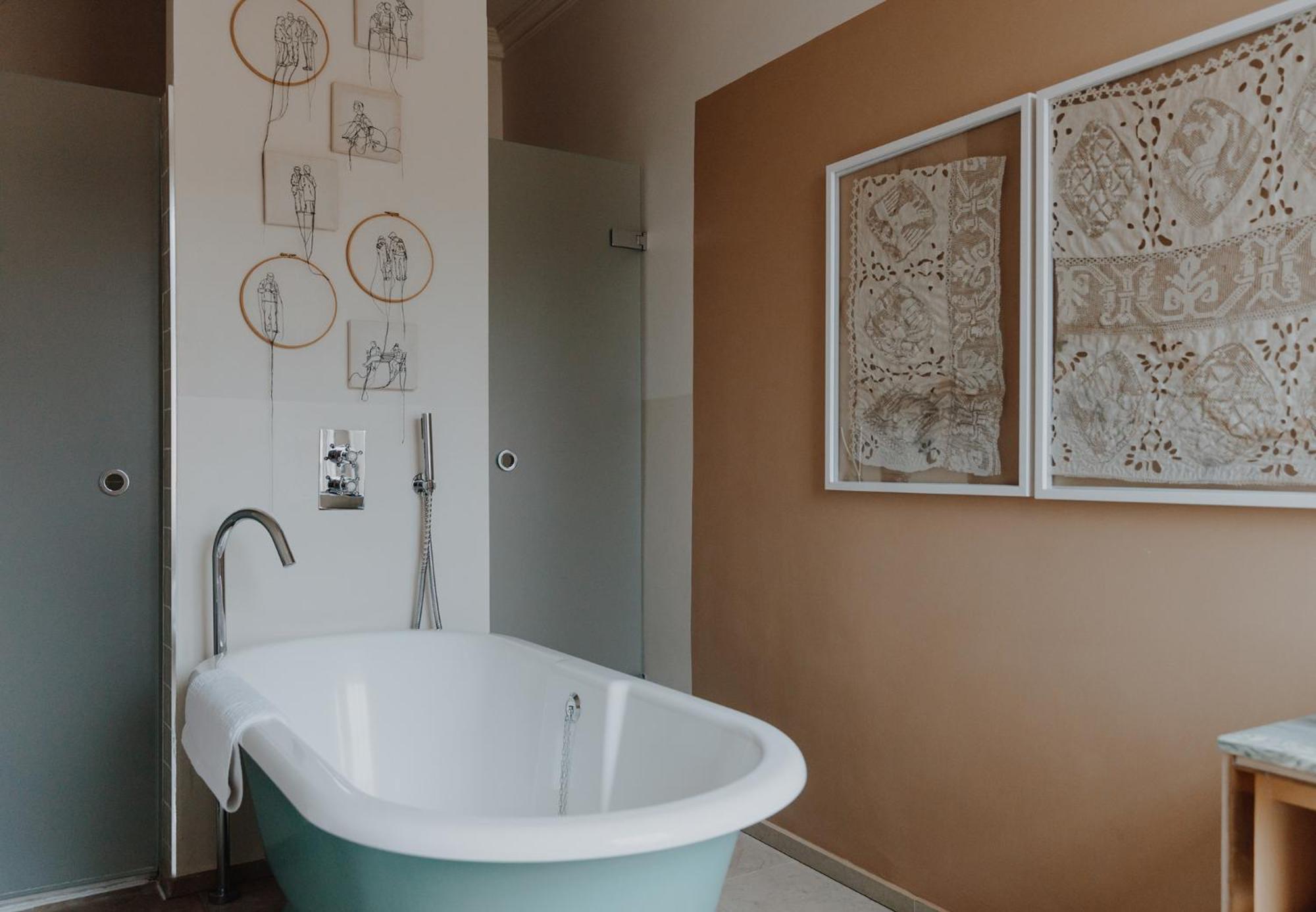 No 15 By Guesthouse, Bath Bagian luar foto